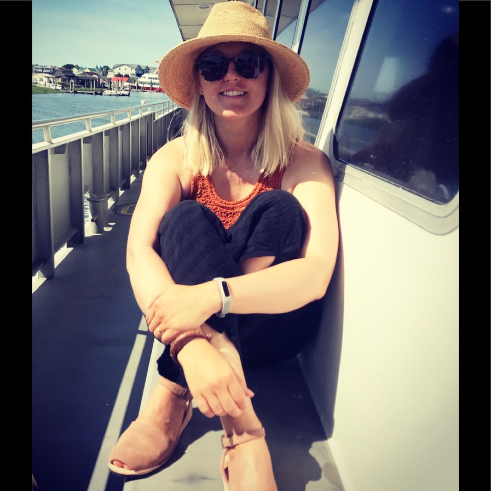 Meet Your Posher, Justina!